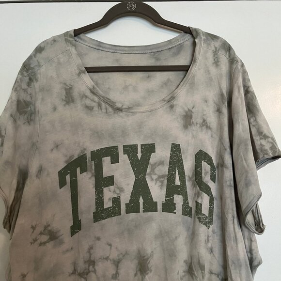 Torrid Size 4 Classic Fit Crew Tee - Texas Graphic - Tie Dye, Jade Green - Picture 5 of 8